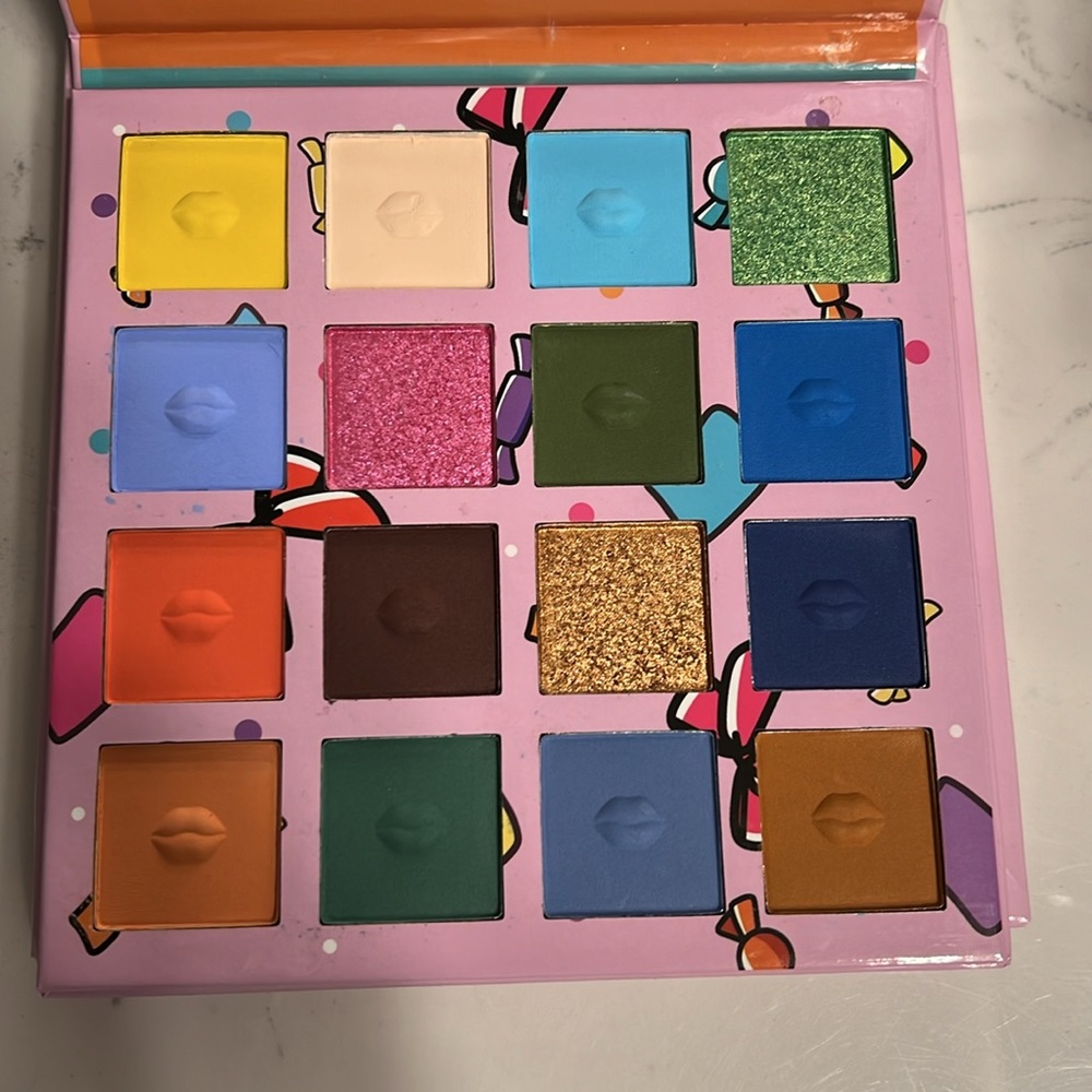 Spoiled Lips  Cosmetics piñata palette beautiful colors. New never used